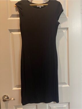 Velvet Black Cap-Sleeve Midi Dress